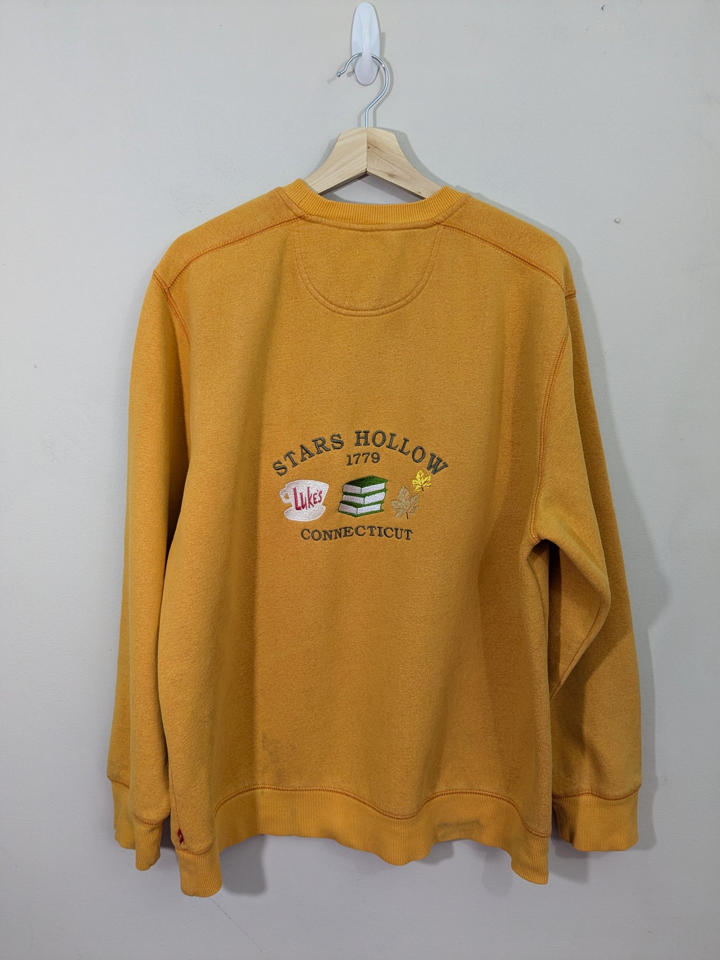 Stars Hollow / Gilmore Girls Inspired Mustard Sweatshirt - Size XL *PLEASE READ DESCRIPTION* - Bookish, Cosy, Autumnal Clothing