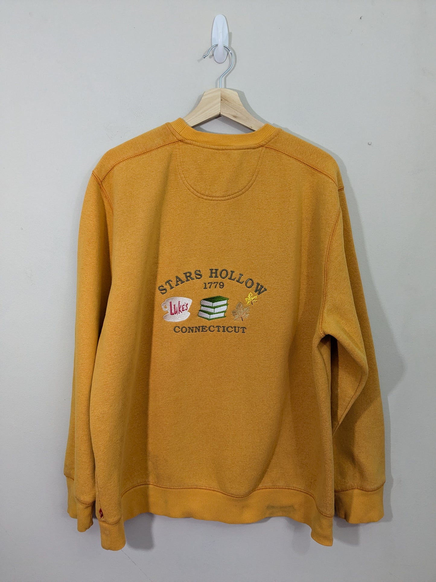 Stars Hollow / Gilmore Girls Inspired Mustard Sweatshirt - Size XL *PLEASE READ DESCRIPTION* - Bookish, Cosy, Autumnal Clothing