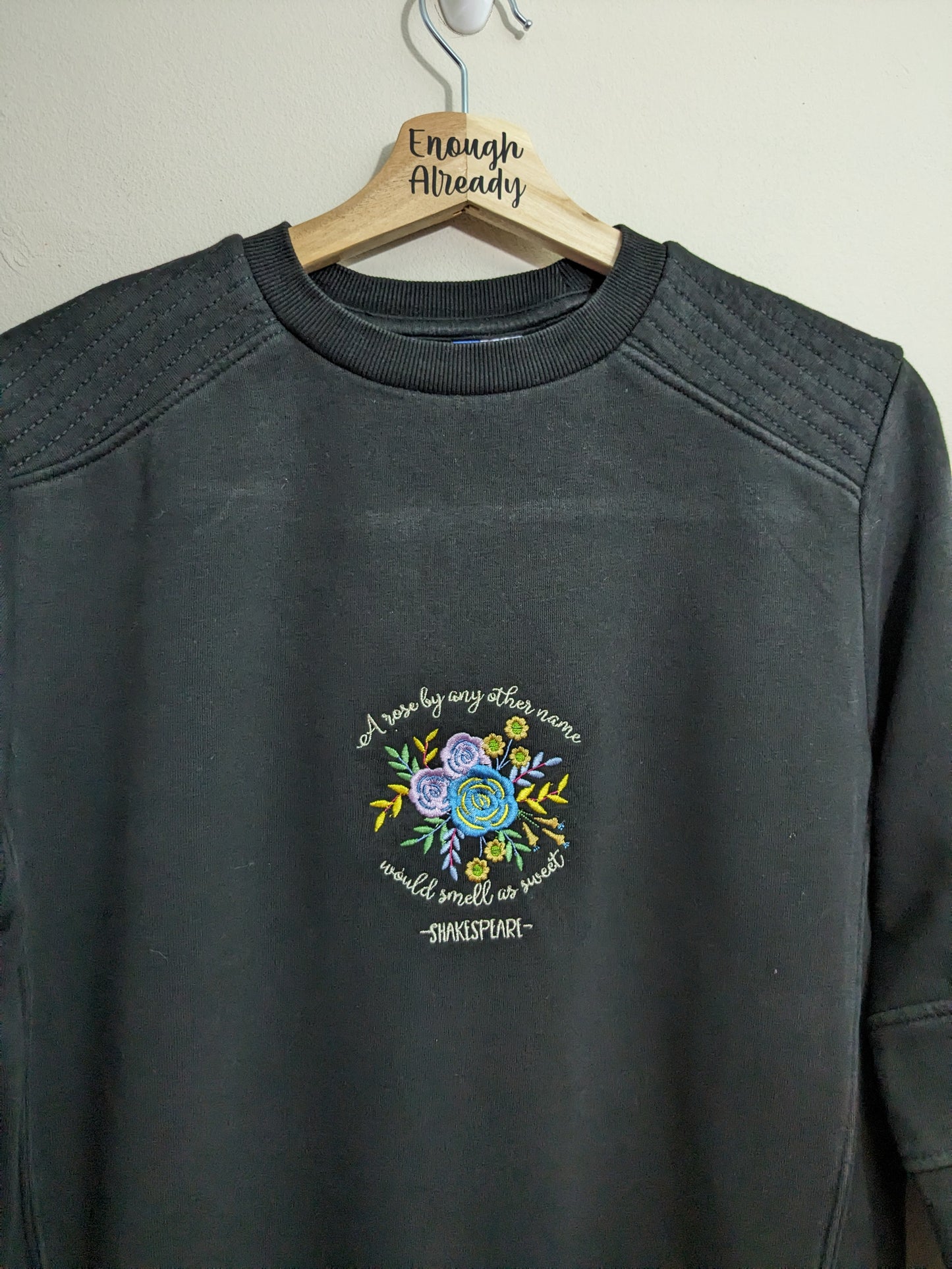 XS Black Reworked Sweatshirt Embroidered William Shakespeare Floral Design - Romeo and Juliet Inspired