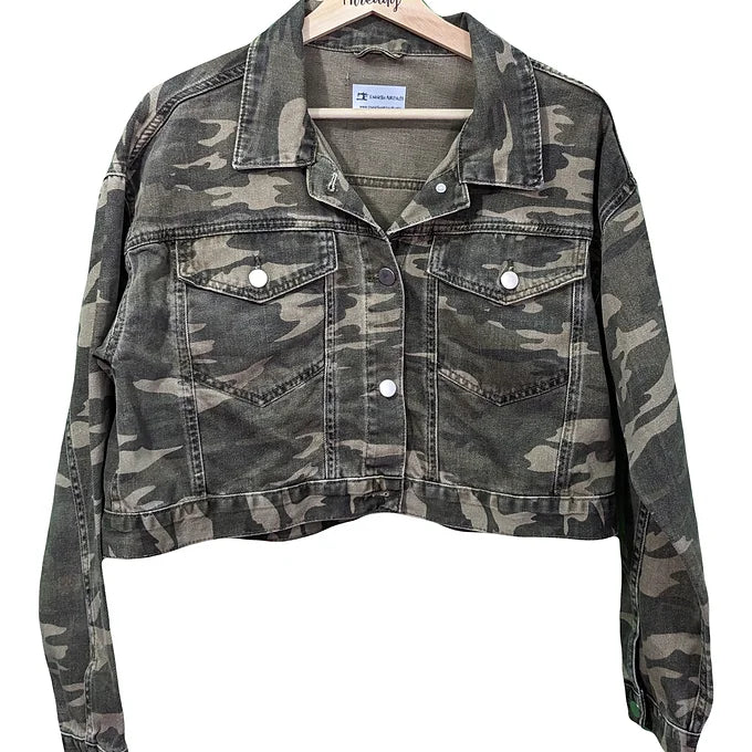 Size 14 Camo Cropped Jacket -Embroidered Oscar Wilde Quote